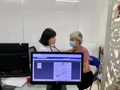 Từ 1/10, bệnh viện bắt buộc kê đơn thuốc điện tử: Không còn đất cho lạm dụng và kê sai