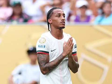 Lập cú đúp vào lưới đội bóng cũ, Joao Pedro áy náy: 'Tôi rất biết ơn, nhưng đây là bóng đá'