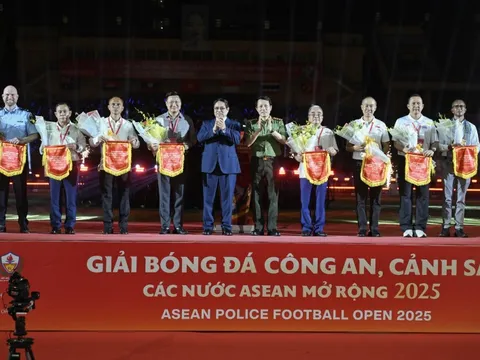 Thủ tướng dự lễ khai mạc giải bóng đá Công an, Cảnh sát các nước ASEAN mở rộng 2025