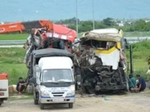 Vụ tai nạn 3 người chết: Khởi tố vụ án, tạm giữ hình sự tài xế xe khách Như Ý 78