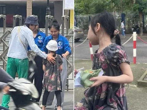 Nam sinh gửi em gái ở cổng điểm thi trúng tuyển trường top đầu Hà Nội