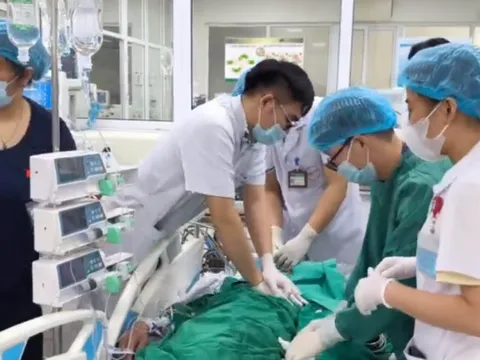 Người đàn ông nguy kịch, cả người 'tím đen' sau khi ăn tiết canh, lòng lợn