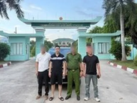 Trưởng phòng điều tra về ma túy vận động người bị truy nã từ Campuchia về nước đầu thú