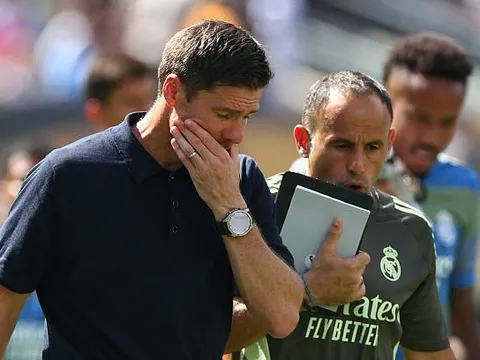 HLV Alonso hứa hẹn 'kỷ nguyên mới' cho Real Madrid sau thất bại đậm trước PSG