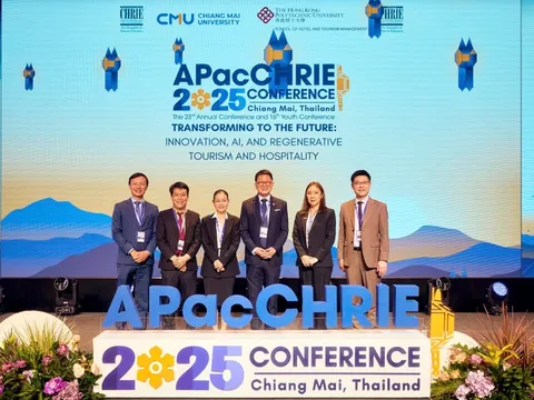 ĐH Duy Tân đăng cai Hội thảo APacCHRIE 2028 và giải Ba Best Paper Award tại Diễn đàn APF-2025
