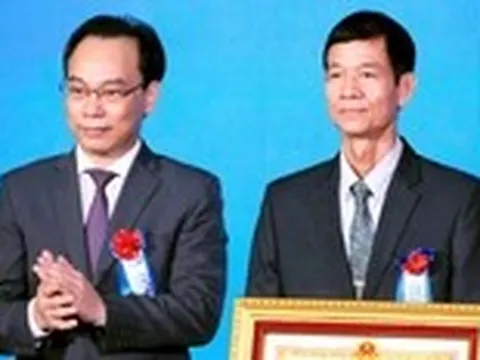 Trường 30 năm '0 đồng ngân sách' đón nhận Huân chương Lao động hạng nhì