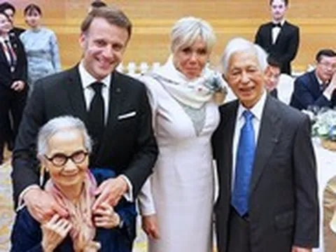 Pháp thăng cấp Huân chương Bắc đẩu bội tinh tặng vợ chồng giáo sư Trần Thanh Vân