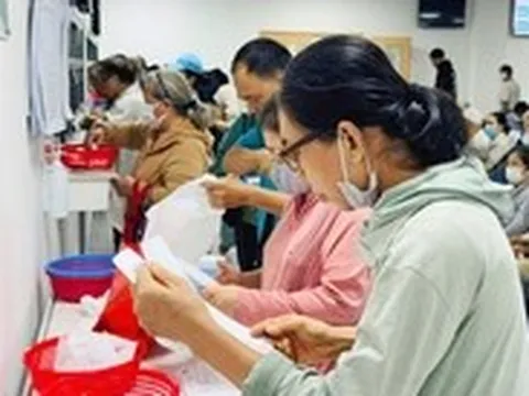 Kê đơn thuốc 2-3 tháng/lần: Nhiều bệnh nhân mãn tính nói chỉ được cấp thuốc như cũ