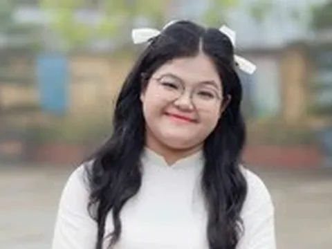 Đang 'ngủ nướng', mẹ gọi dậy báo tin là thủ khoa