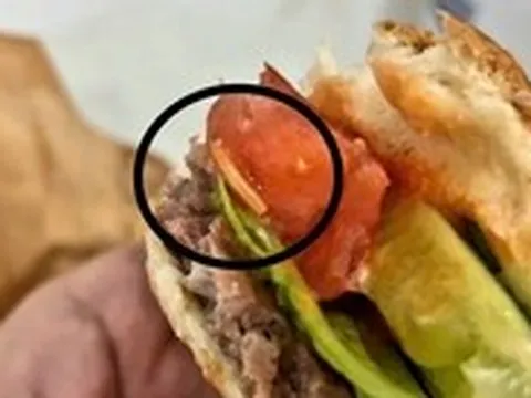 Xác minh thông tin bánh mì của một thương hiệu lớn ở Đà Nẵng có dòi bò lúc nhúc