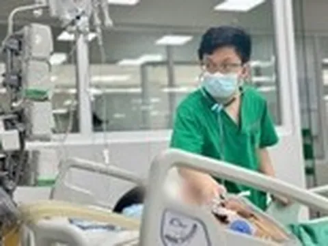 Nguy kịch vì uống hơn nửa lít rượu mỗi ngày suốt 10 năm