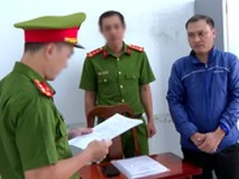 Bắt cựu nhân viên ngân hàng lừa đảo chiếm đoạt 1 tỉ đồng