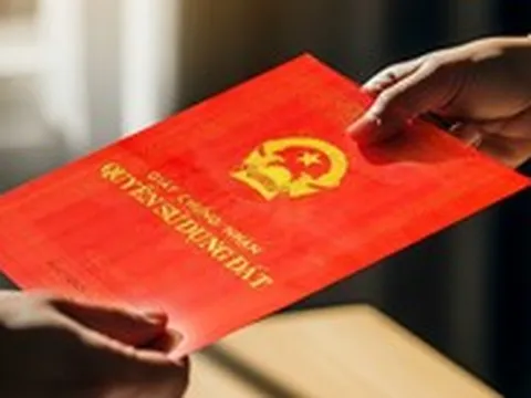 Mua đất bằng giấy tay, đóng thuế đầy đủ, có thể làm sổ đỏ không?