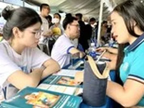 Đại học Kinh tế TP.HCM dự báo điểm chuẩn tăng hoặc giảm 1 điểm