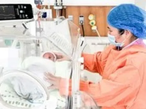 Kíp y tế từ Gia Lai cấp cứu xuyên biên giới, cứu sống bệnh nhi Lào