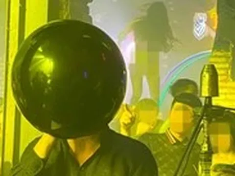 Dùng 50 quả bóng cười mỗi lần, nam thanh niên 20 tuổi tổn thương tủy sống