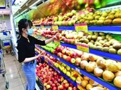 Rửa rau quả bằng nước hay bằng giấm sẽ sạch hơn?