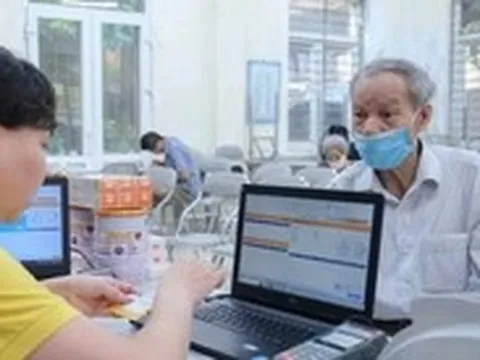 Tháng 8, người nhận lương hưu, trợ cấp bảo hiểm bằng tiền mặt sẽ được mở tài khoản ngân hàng