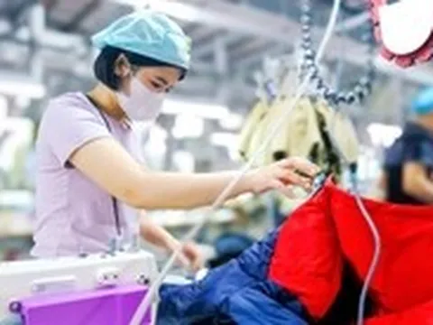 Bộ Nội vụ đề xuất không xóa bỏ, cắt giảm tiền lương khác khi tăng lương tối thiểu