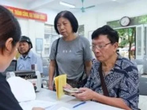 Ủy quyền nhận lương hưu khi vận hành chính quyền địa phương 2 cấp, cần lưu ý gì?