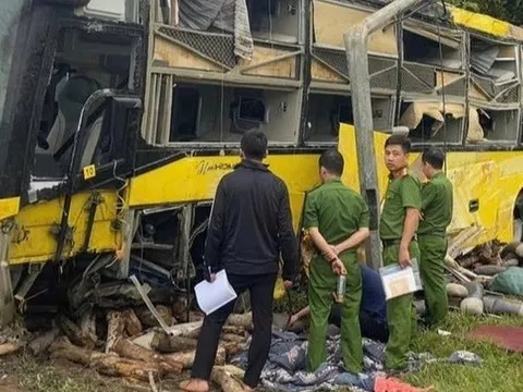 Ủy ban ATGT Quốc gia đề nghị sớm điều tra, làm rõ nguyên nhân vụ tai nạn lật xe ở Hà Tĩnh