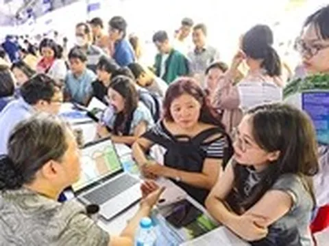 Tuyển sinh đại học 2025: Điểm sàn giảm sâu, điểm chuẩn sẽ ra sao?