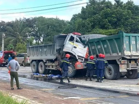 Hai xe ben đâm trực diện, 1 người tử vong
