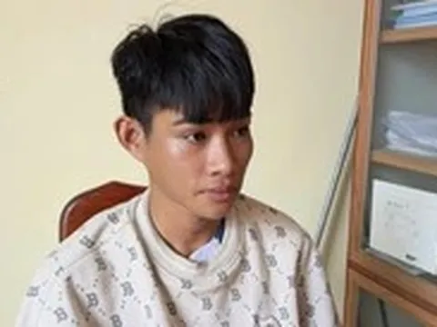 Vô tiệm vàng xin đeo thử rồi ra rồ xe chạy mất