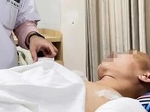 Cứu sống bệnh nhân lòi ruột, vỡ gan, đa chấn thương sau tai nạn giao thông nghiêm trọng