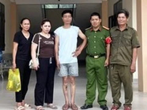 Người bệnh tâm thần ở Hà Nội đi lạc đến Đà Nẵng được công an giúp tìm người thân