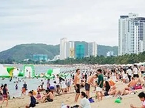 Cách tránh đột quỵ khi tắm biển