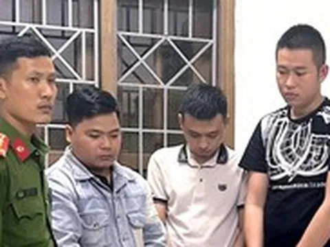 Bắt khẩn cấp 3 thanh niên cướp tài sản vì nghi bạn chơi bài bịp
