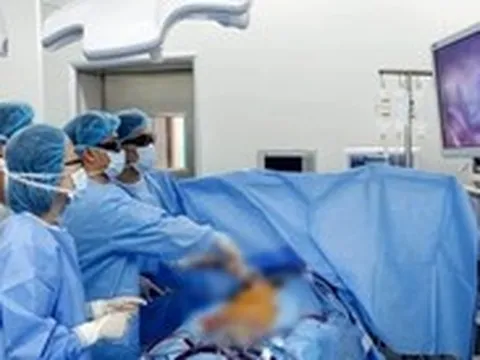 Việt Nam đào tạo y khoa không giống ai và làm gì để thay đổi?