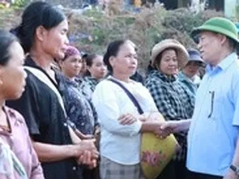 Phó thủ tướng Hồ Đức Phớc: Không để người dân vùng lũ đứt bữa, thiếu chỗ ở