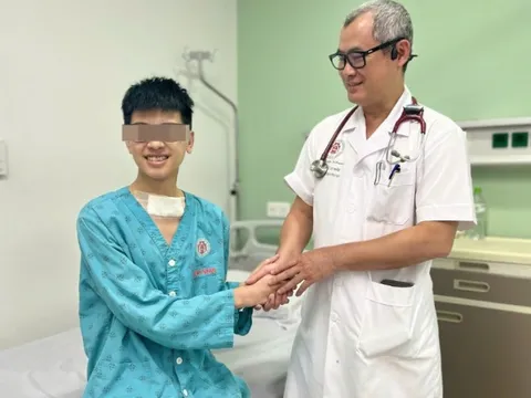 Phục hồi giọng nói cho thiếu niên 16 tuổi