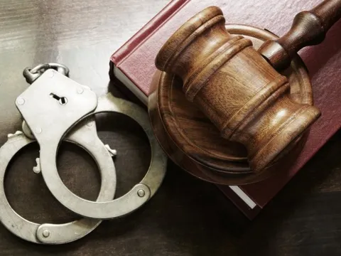 Lừa đảo du lịch: 13 năm 6 tháng tù cho ‘quản lý hàng không’