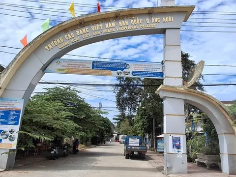 Giảng viên bị trường nợ tiền dạy cả chục năm, chủ tịch Quảng Ngãi yêu cầu giải quyết