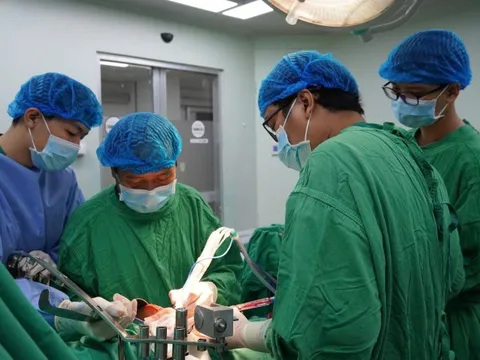 Lần đầu tiên thực hiện cắt gan bằng dao mổ siêu âm ở Đồng bằng sông Cửu Long