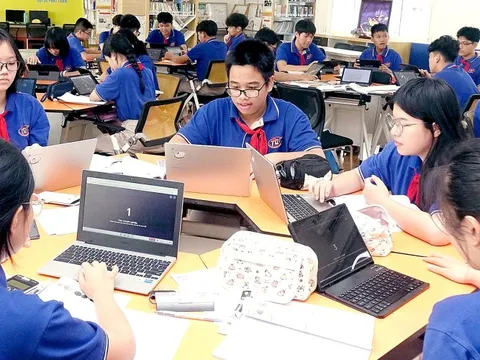 Trang bị kỹ năng số cho học sinh, giáo viên