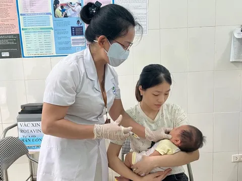Trẻ 2-5 tháng tuổi cả nước được uống miễn phí vắc xin đắt tiền phòng bệnh do vi rút rota