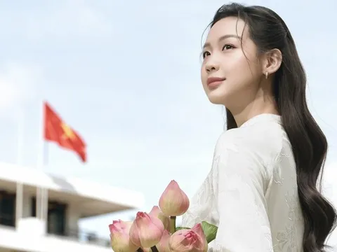 Hoa hậu Lê Nguyễn Bảo Ngọc tốt nghiệp đại học loại giỏi