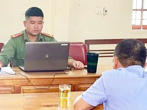 Triệu tập người đàn ông chia sẻ video 'lấy xương người nấu cao'