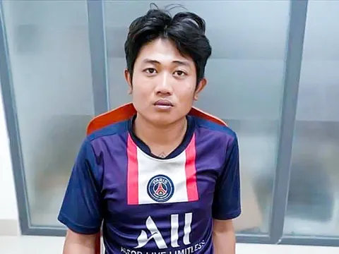 Bực tức bạn nhậu hẹn ‘tăng 2’ mà không đến, thanh niên đập phá hàng loạt ô tô đậu trên đường