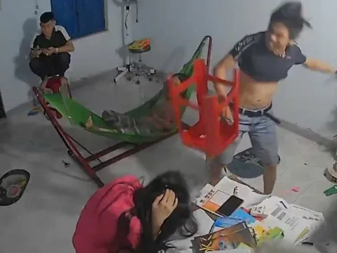 Vụ anh trai dùng ghế đánh em ruột dã man: Hai anh em nói gì?
