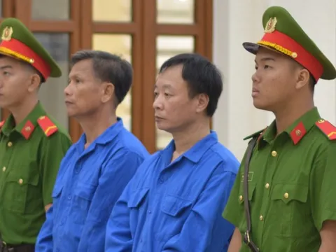 Khai thác cát lậu trị giá hơn 5,6 tỉ đồng, Tú 'ác' lãnh án tù