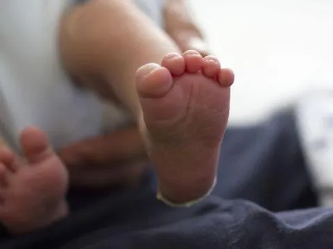 Chấn chỉnh cấp giấy chứng sinh để ngăn mua bán trẻ em