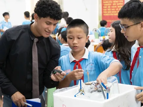 TP.HCM triển khai chương trình STEM song ngữ và tích hợp AI vào dạy học tiếng Anh