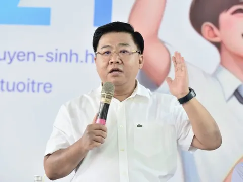 GS.TS Nguyễn Khắc Quốc Bảo giữ chức chủ tịch hội đồng Đại học Kinh tế TP.HCM