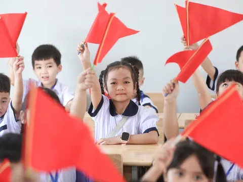 Đến trường với niềm hạnh phúc