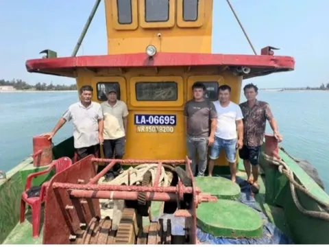 Tạm đình chỉ điều tra vụ chìm sà lan làm 4 người chết, 5 người mất tích